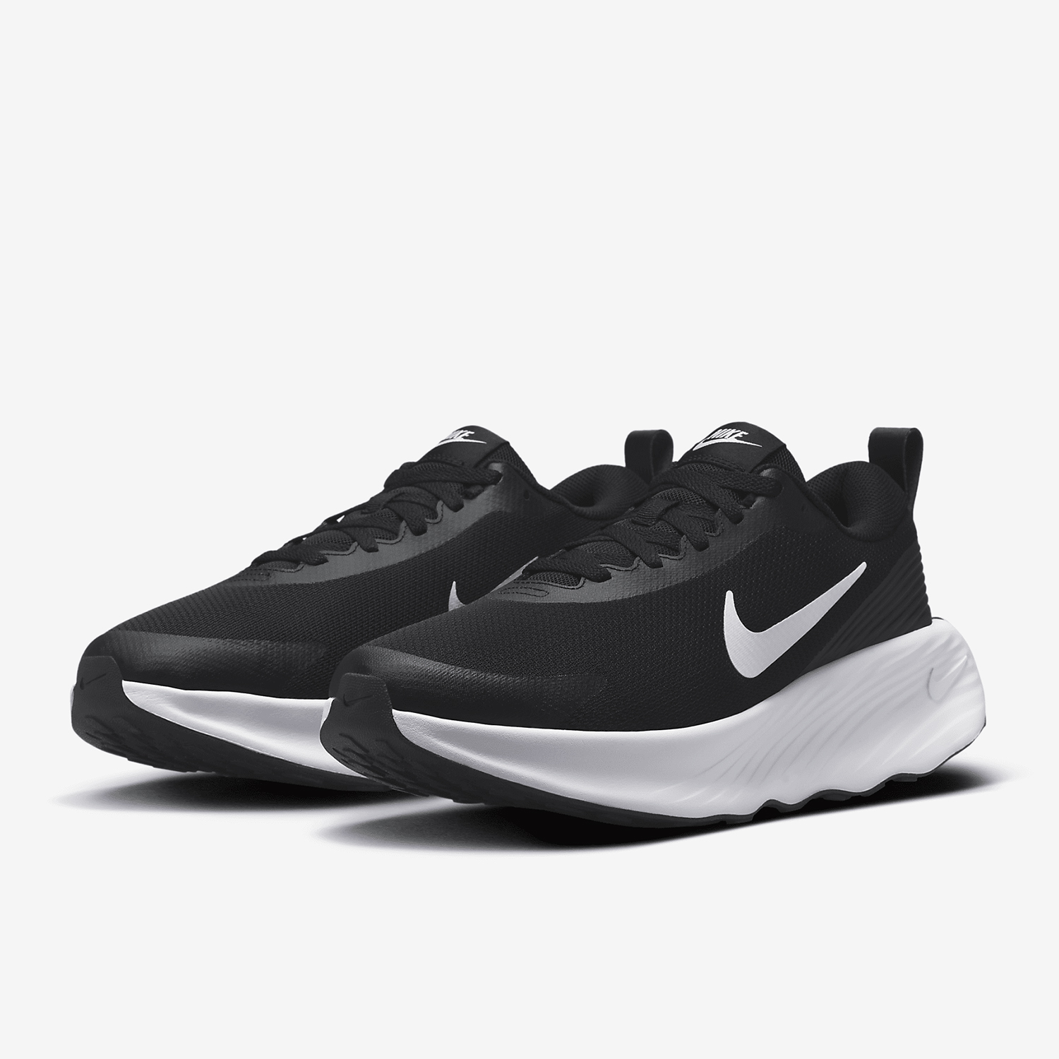 Running Gear Nike - Sepatu Lari Bernapas dengan Sol Tebal